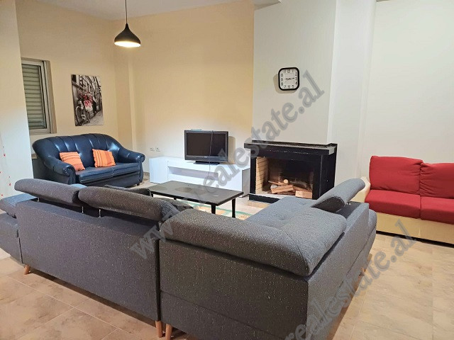 Apartament 3+1 me qira prane Kopshtit Zoologjik ne Tirane